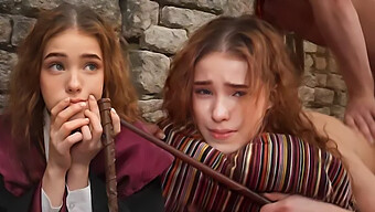 Hermione Granger, Yoğun Klitoral Uyarım Için Yeni Bir Büyü Keşfediyor