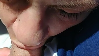 Outdoor Blowjob Mit Mund Voll Sperma