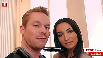 Alyssia Kent, De Schoonheid Met Natuurlijke Tieten, Vervult De Fantasie Van Haar Fans Met Hete Pov-Actie