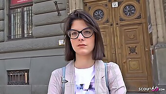 Sara Bell, Teen Minuta, Viene Scopata In Faccia E Sesso Anale In Un Video Scout Tedesco.