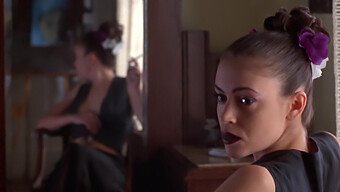 Alyssa Milano Stjärnor I Poison Ivy 2: Lily Scen 05 Med Kyssande Scener