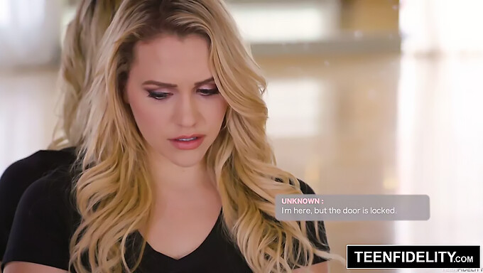 Mia Malkova Používa Svoje Zadky Na Vydieranie Bankára V Hardcore Scéne