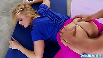 Glamurozna Porno Zvezda Aj Applegate Izvaja Oralni Seks Pred Kamero