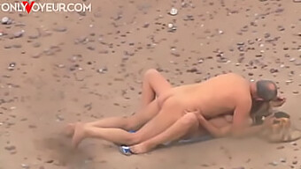 Milf À Gros Seins Se Fait Baiser Sur La Plage En Hd