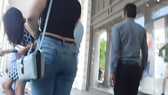 Vidéo Hd D'Une Indienne En Jeans Serrés