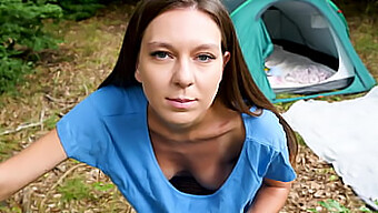 Gros Seins Naturels Dans Cette Vidéo Adolescente Tchèque