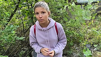 L'Aventure En Plein Air De Gina Gerson Se Transforme En Une Rencontre Sauvage Avec Une Adolescente De 18 Ans