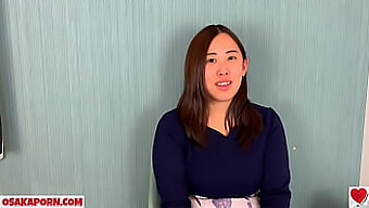 Zakrivená Japonka S Veľkými Prsiami Diskutuje O Svojich Sexuálnych Stretnutiach A Oddáva Sa Masturbácii So Sexuálnou Hračkou. Krásne Tučné Ženy V Pov Videu Z Osaky