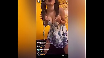 Le Spectacle Solo Chaud De La Star D'Instagram Argenta