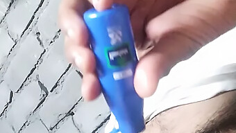 Teyze, Birden Fazla Dildo Ve Ağzına Boşalma Keyfini Çıkarıyor